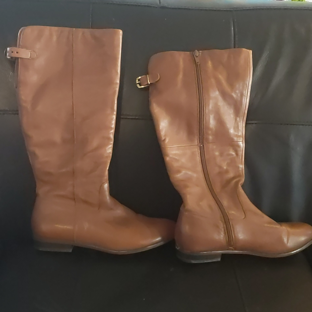 Brown boots